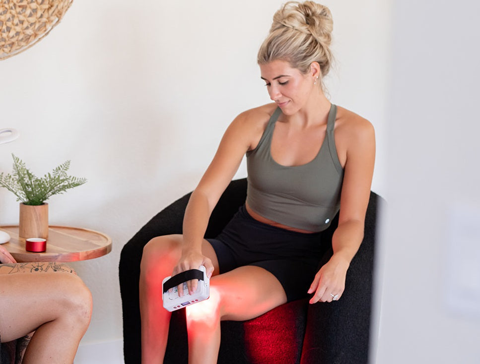 MitoPRO Mobile used for red light therapy on the on the knee at home or traveling.