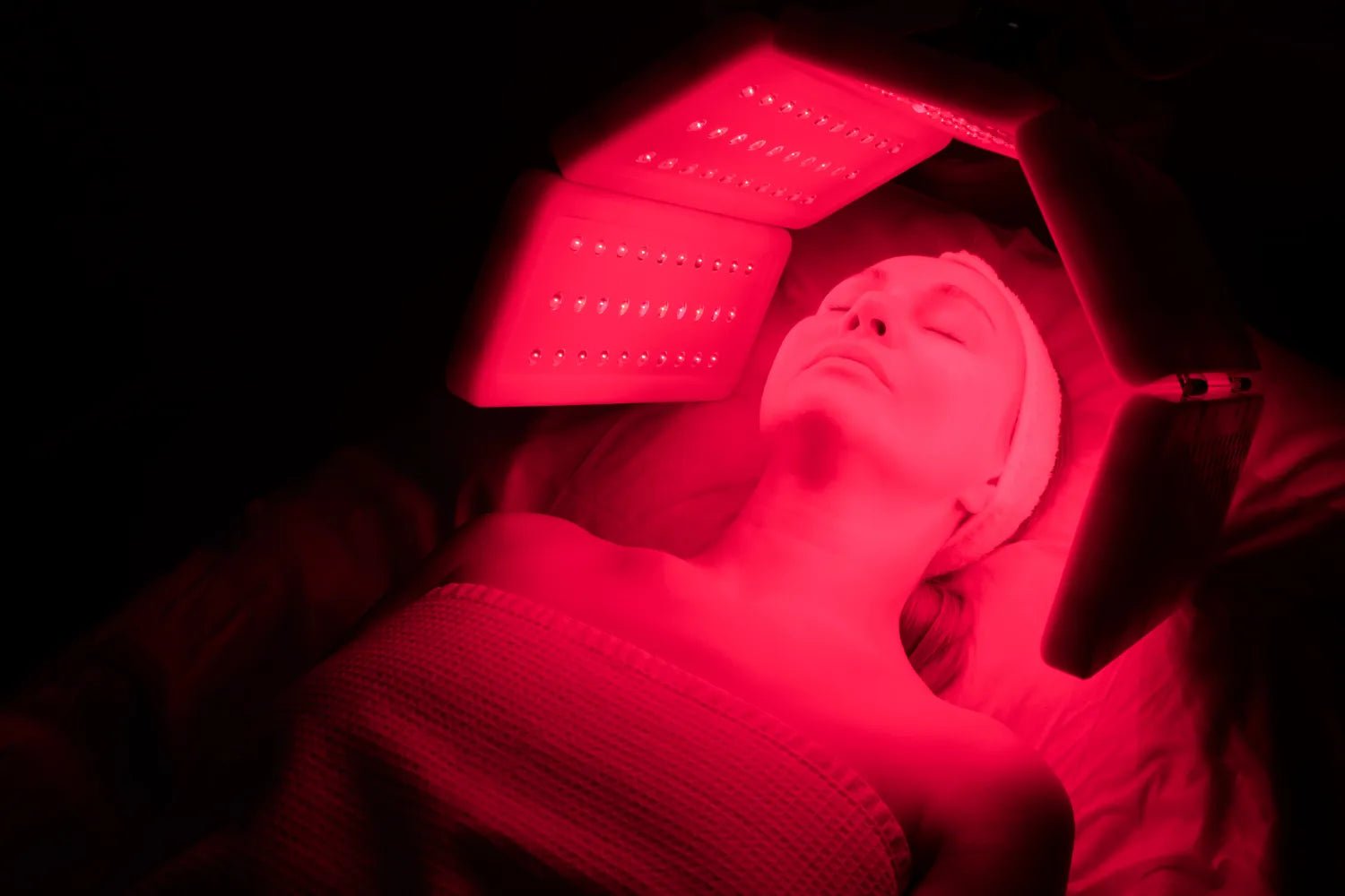 Does Red Light Therapy Tighten Skin? How It Works