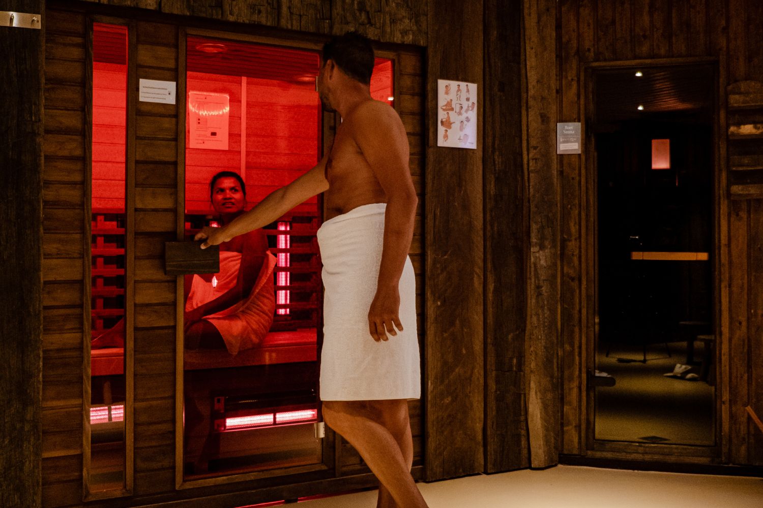 Infrared Sauna vs. Red Light Therapy